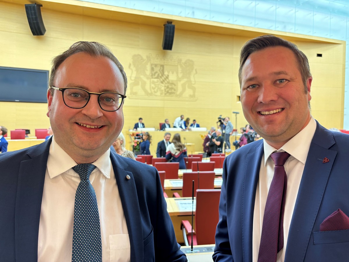  Foto (Abgeordnetenbro): (v. l.) MdL Stefan Meyer und MdL Josef Heisl. 